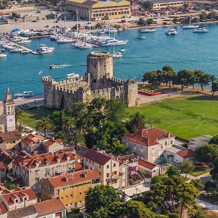 Rooms Mirjana - Centre Of Trogir Eksteriør billede