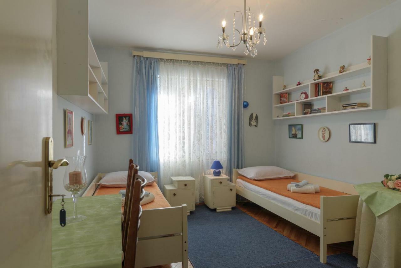 Rooms Mirjana - Centre Of Trogir Eksteriør billede