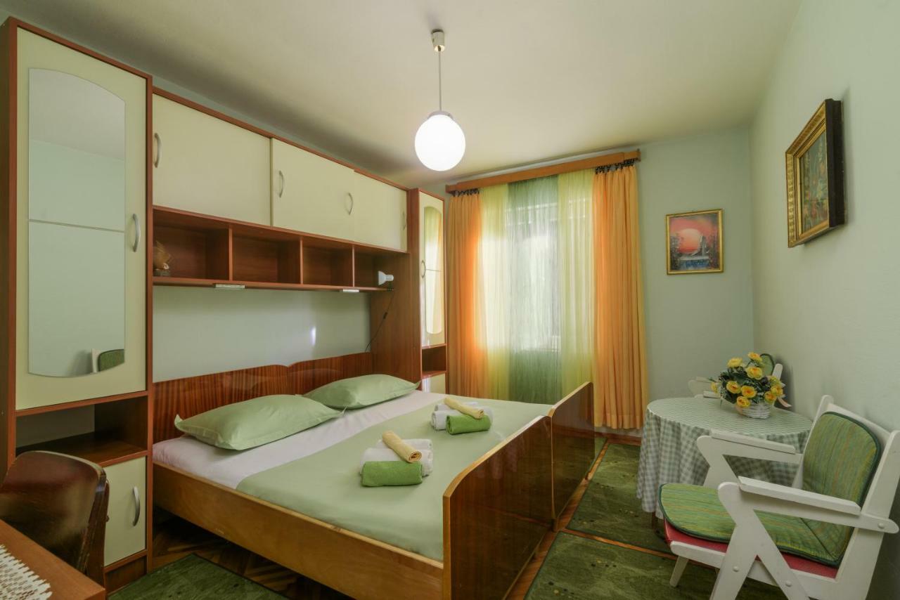Rooms Mirjana - Centre Of Trogir Eksteriør billede