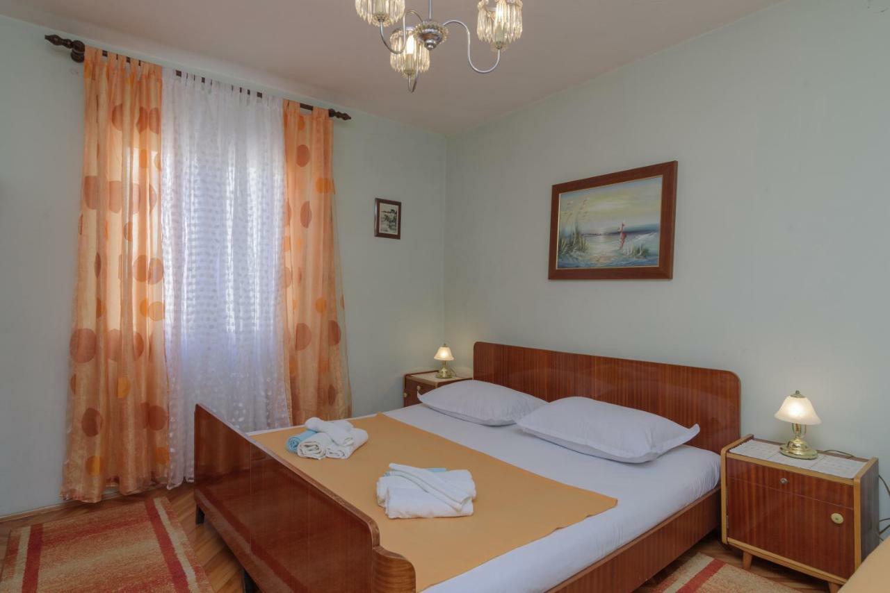 Rooms Mirjana - Centre Of Trogir Eksteriør billede